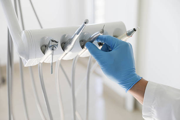 Professional Emergency Dentist technician working in Newark, DE